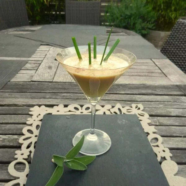 Soupe de concombre, crème de coco et pâte de curry !