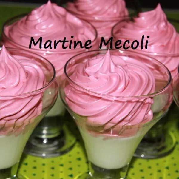 Mousses de framboises toute en légèreté sur fromage blanc