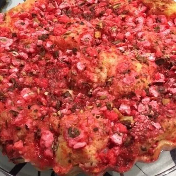 Tarte briochée aux pralines roses