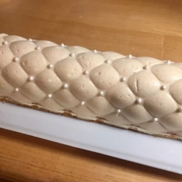 Bûche Poire Caramel Spéculoos - www.ellesibelle.com