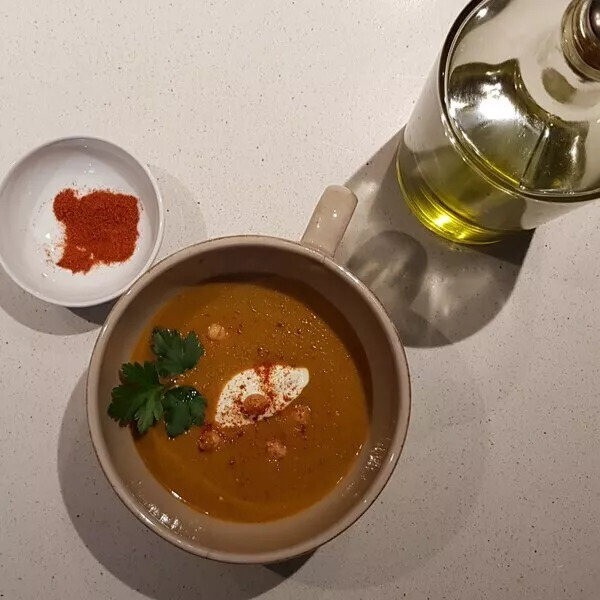 Velouté tomates, lentilles,pois chiches.