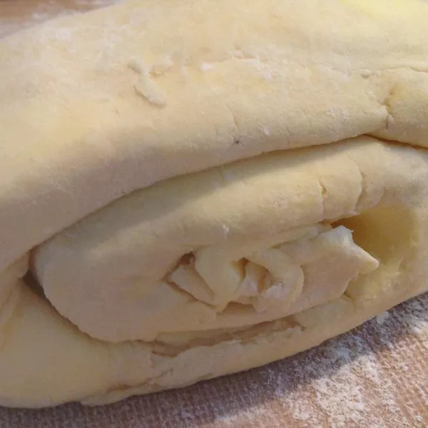 Pâte feuilletée en escargot pour 2 tourtières