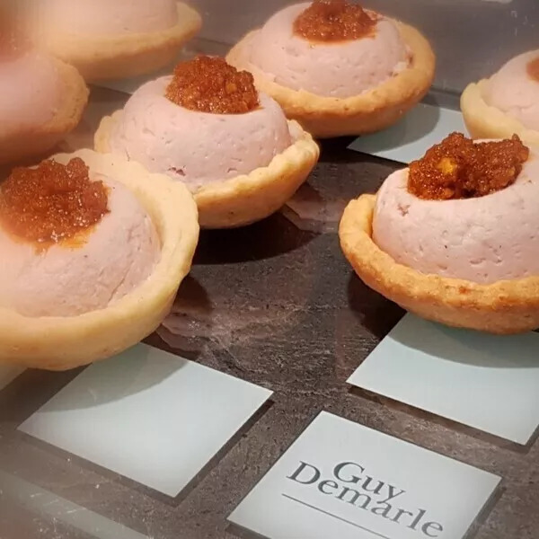 Mousse de jambon et Pesto Rosso sur pâte  brisée au parmesan - Evi