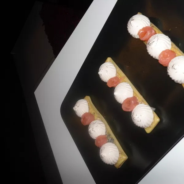 Tourbillons de saumon sur canapé