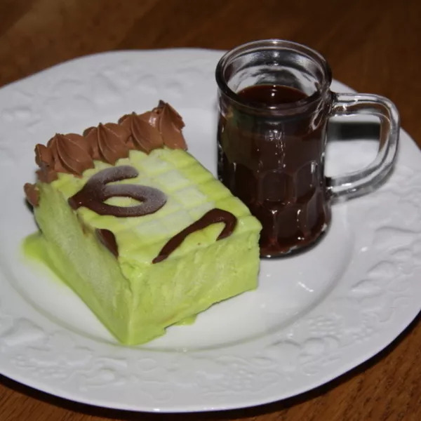 Parfait à la Chartreuse Verte et sa sauce chocolat