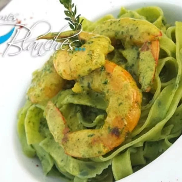 Tagliatelles à l'ail des ours et crevettes marinées !