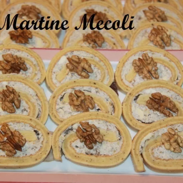 Roulés à la crème de Roquefort aux noix