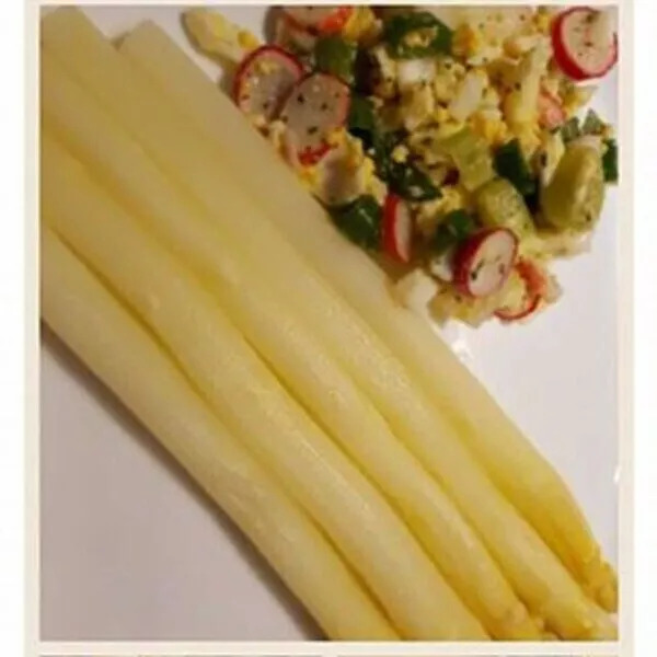 Asperges blanches et sa vinaigrette vitaminée