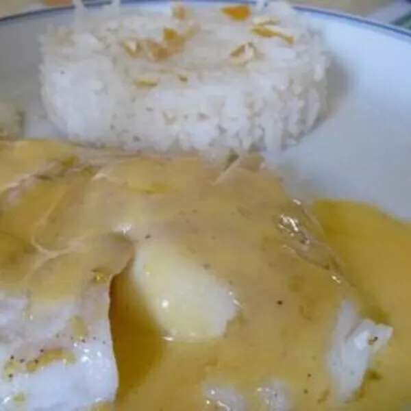 POISSON ET SA SAUCE CITRONNEE