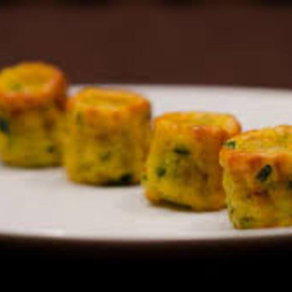 Mini Cannelés poulet curry