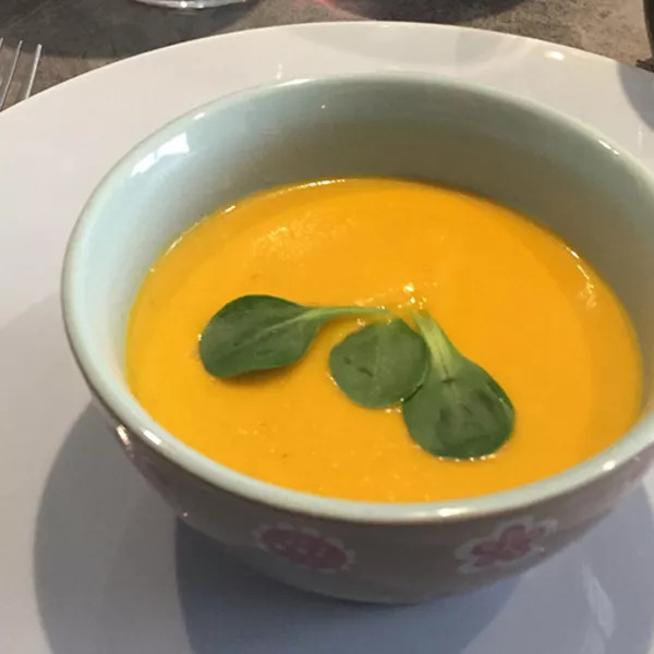 Velouté thaï de patate douce à la citronnelle!  