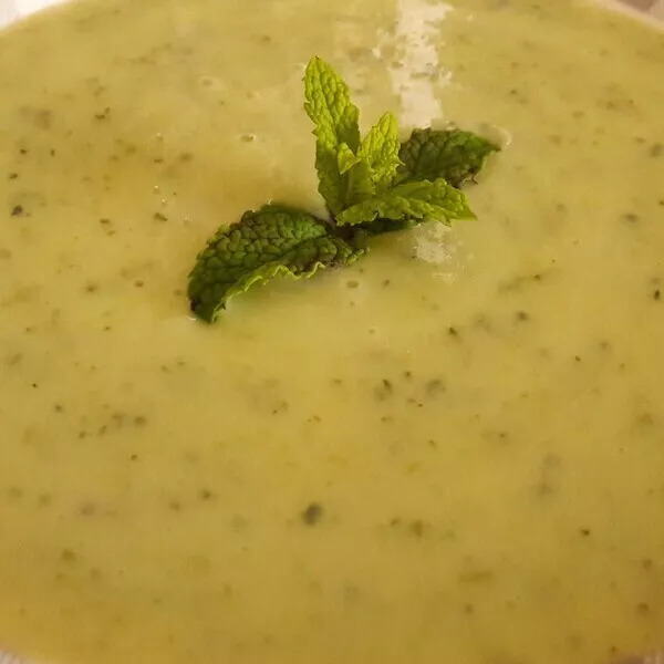 MON VELOUTE DE COURGETTES A LA MENTHE