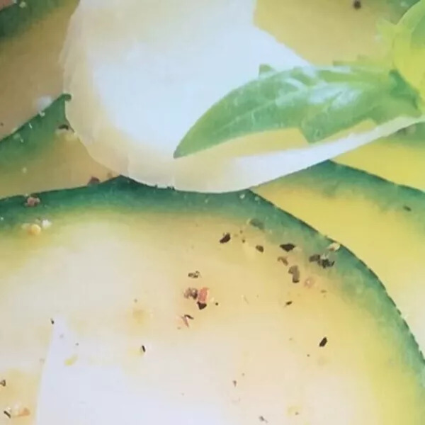 Carpaccio de courgettes crues