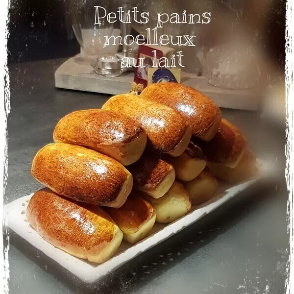 Petits pains moelleux au lait  - Evi
